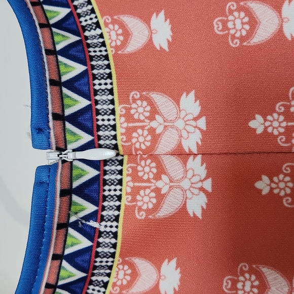 Dress - Picture 4 of 4